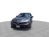 Used 2018 Toyota Camry LE image 3