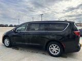 Used 2023 Chrysler Voyager LX image 4