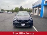 Used 2022 Toyota Camry SE image 2