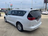 Used 2023 Chrysler Voyager LX image 5