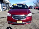 Used 2015 Chrysler Town & Country Touring-L image 4