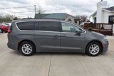 Used 2022 Chrysler Pacifica Touring-L image 2