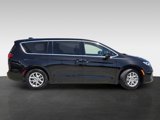 New 2025 Chrysler Pacifica Select image 4