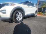 Used 2022 Ford Explorer XLT w/ Equipment Group 202A image 5