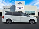 Used 2014 Chrysler Town & Country Touring-L w/ Driver Convenience Group image 5