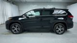 Used 2017 Toyota Highlander LE image 5
