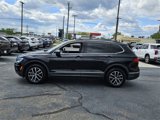 Used 2021 Volkswagen Tiguan SE w/ Panoramic Sunroof Package image 4