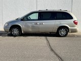 Used 2006 Chrysler Town & Country Limited w/ Trailer Tow Prep Group image 2