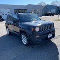 Used 2018 Jeep Renegade Latitude w/ Popular Equipment Group image 4