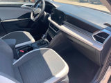 Used 2025 Volkswagen Taos SE image 4