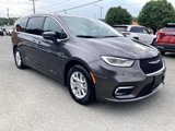 Used 2023 Chrysler Pacifica Touring-L image 3