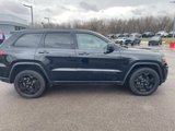 Used 2019 Jeep Grand Cherokee Laredo image 2