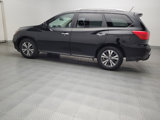 Used 2018 Nissan Pathfinder SV image 3