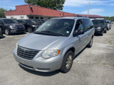 Used 2006 Chrysler Town & Country Touring image 2
