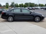 Used 2017 Volkswagen Jetta SE image 4
