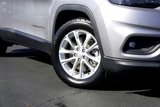 Used 2019 Jeep Cherokee Latitude w/ Popular Appearance Group image 3