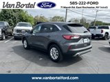 Used 2022 Ford Escape SE image 4