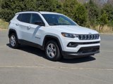 Used 2023 Jeep Compass Latitude image 2