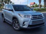 Used 2017 Toyota Highlander XLE image 2