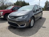 Used 2020 Chrysler Pacifica Touring-L image 2