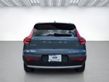 Used 2022 Volvo XC40 T4 Momentum image 6