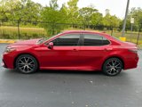 Used 2022 Toyota Camry SE image 2