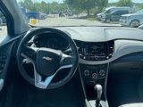 Used 2018 Chevrolet Trax LT w/ LT Convenience Package image 4
