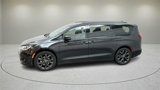 Used 2020 Chrysler Pacifica Limited image 6