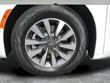 Used 2021 Chrysler Pacifica Limited w/ Uconnect Theater Family Group image 5