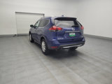 Used 2017 Nissan Rogue SV image 5