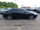 Used 2017 Toyota Camry SE image 2