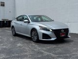 Used 2023 Nissan Altima 2.5 SV image 2