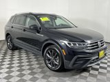 Used 2022 Volkswagen Tiguan SE image 3
