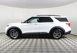 Used 2021 Ford Explorer XLT w/ Equipment Group 202A image 3