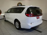 Used 2022 Chrysler Pacifica Touring-L image 2
