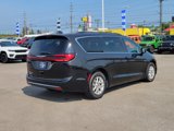 Used 2022 Chrysler Pacifica Touring-L image 5