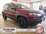 Used 2019 Jeep Cherokee Trailhawk image 3
