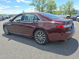 Used 2017 Lincoln Continental Select image 4