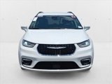Used 2022 Chrysler Pacifica Touring-L image 2