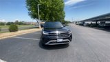 Used 2023 Volkswagen Atlas Cross Sport SE image 3