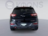 Used 2017 Jeep Cherokee Trailhawk image 5