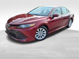Used 2018 Toyota Camry LE image 2