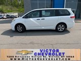 Used 2011 Toyota Sienna image 2