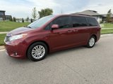 Used 2016 Toyota Sienna XLE image 2