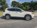 Used 2020 Nissan Rogue SV image 3