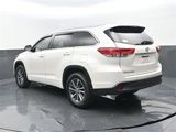 Used 2017 Toyota Highlander XLE image 3
