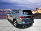 Certified 2024 Volkswagen Atlas SE image 3