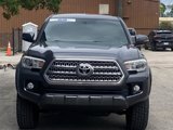 Used 2016 Toyota Tacoma TRD Off-Road image 2