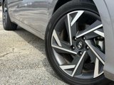Used 2025 Hyundai Elantra SEL image 2