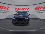 Used 2023 Chrysler Pacifica Touring-L w/ S Appearance Package image 3